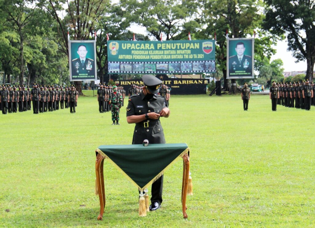 Upacara Penutupan Pendidikan Kejuruan Bintara Infanteri Abit Pendidikan