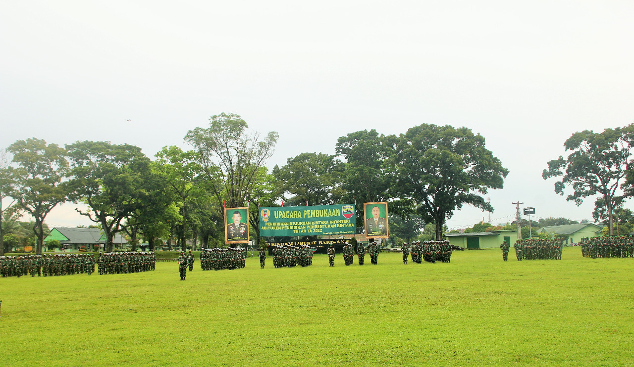 Upacara Pembukaan Pendidikan Kejuruan Bintara Infanteri Abituren ...